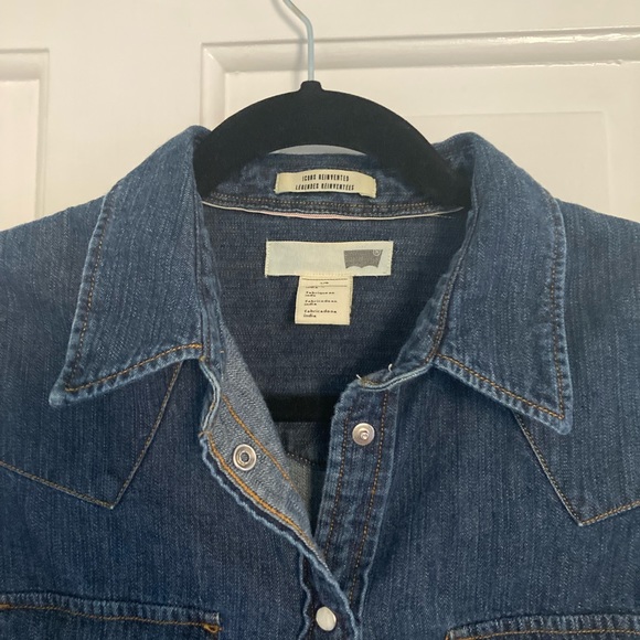 Levi’s Dark Wash Snap Button Shirt - Picture 3 of 9